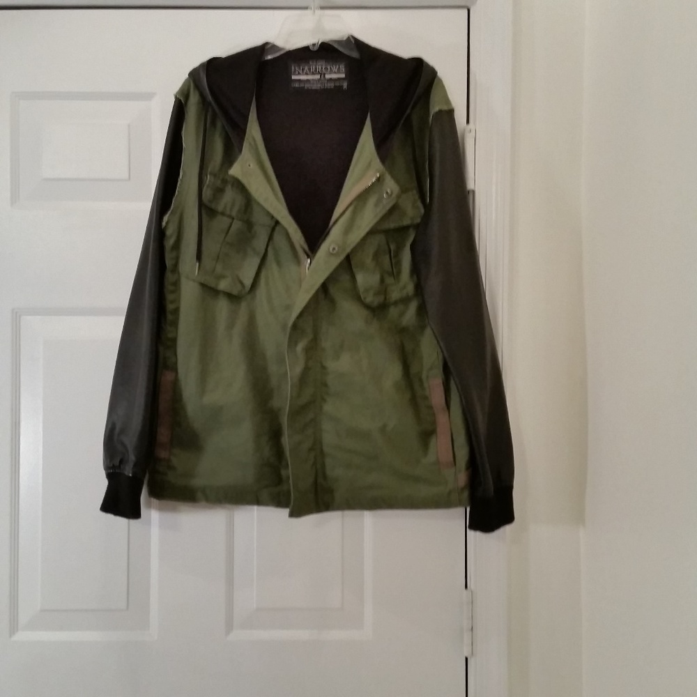 $$$ The NARROWS Cutoff Hoodie Jacket, MED. $$$